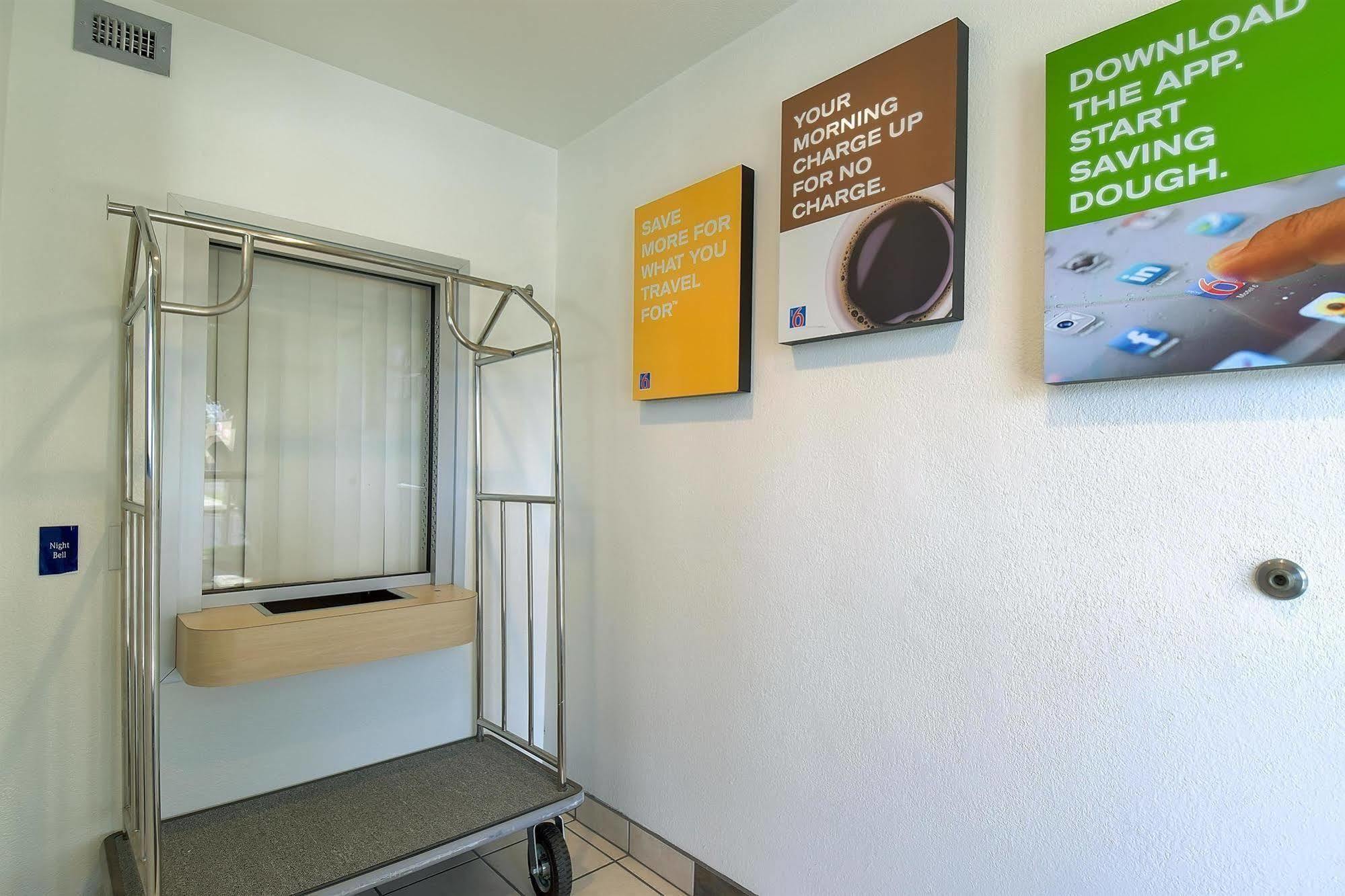 Motel 6-Corona, Ca Εξωτερικό φωτογραφία